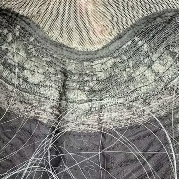 WIG - WAVE CHASER ASH 22 INCH LIGHT COOL ASHY TONE TPART WAVY - Picture 5 of 5